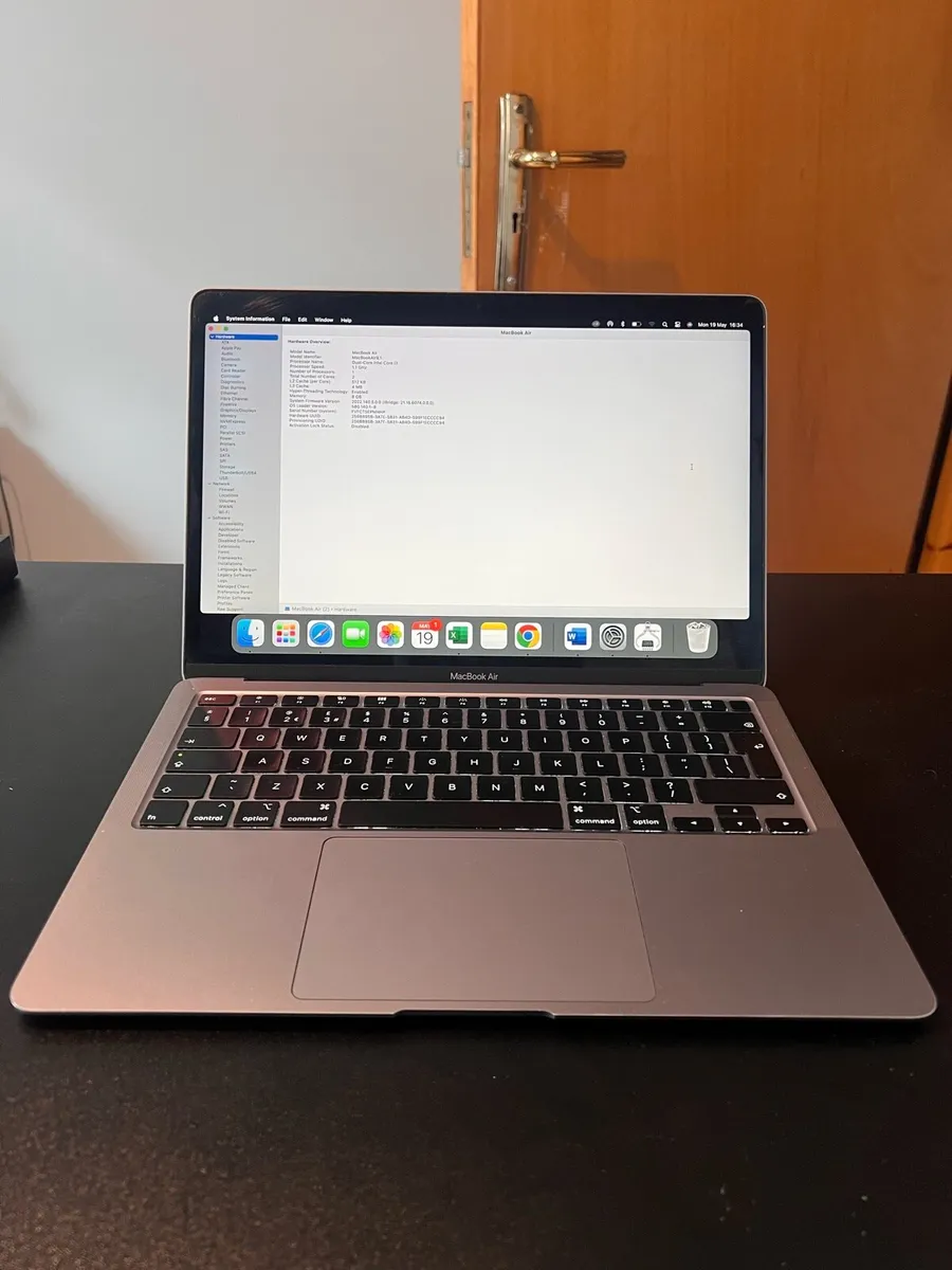 MacBook Air 13” Space Grey 2020 - Image 1