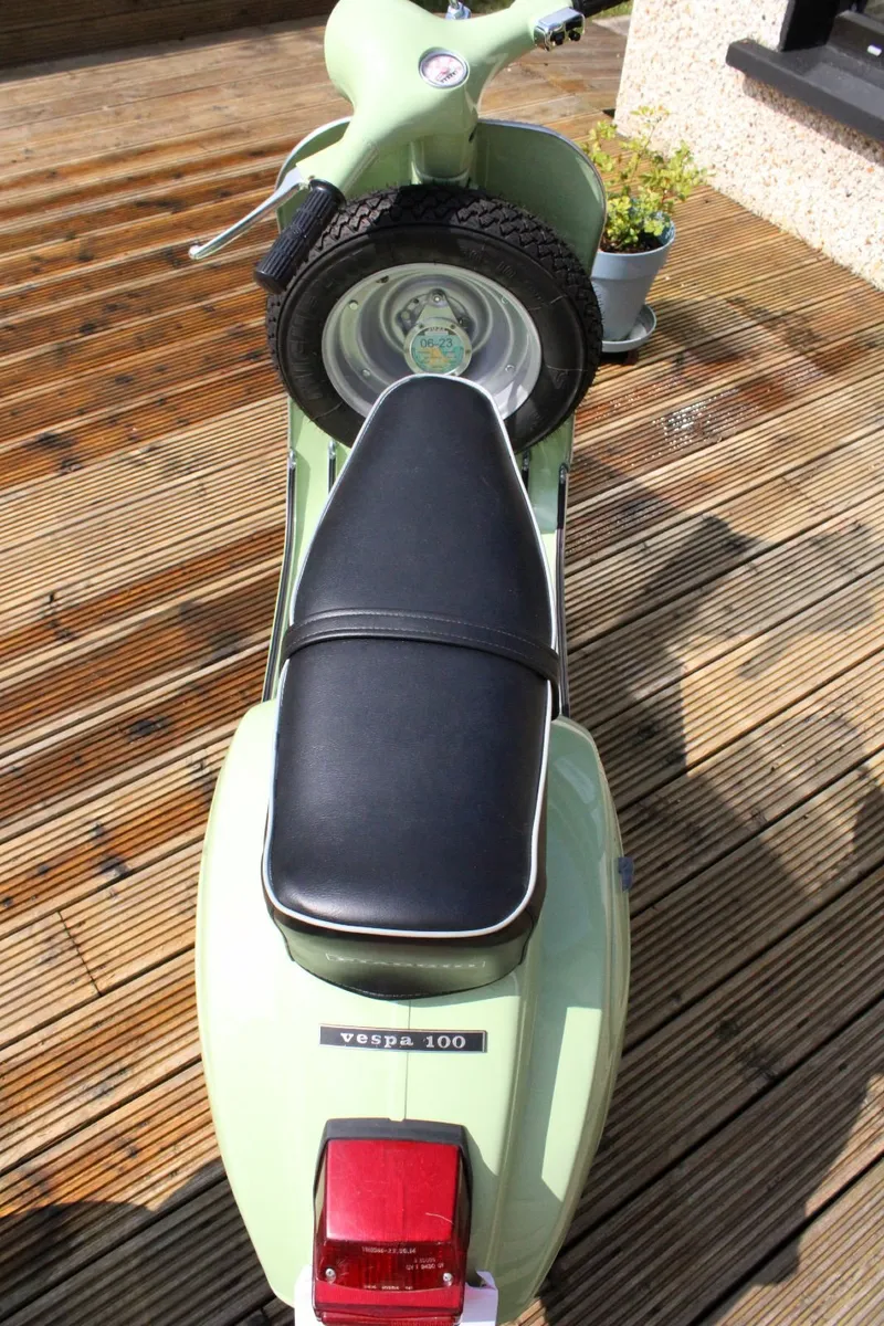 Vespa 100  1981 - Image 4
