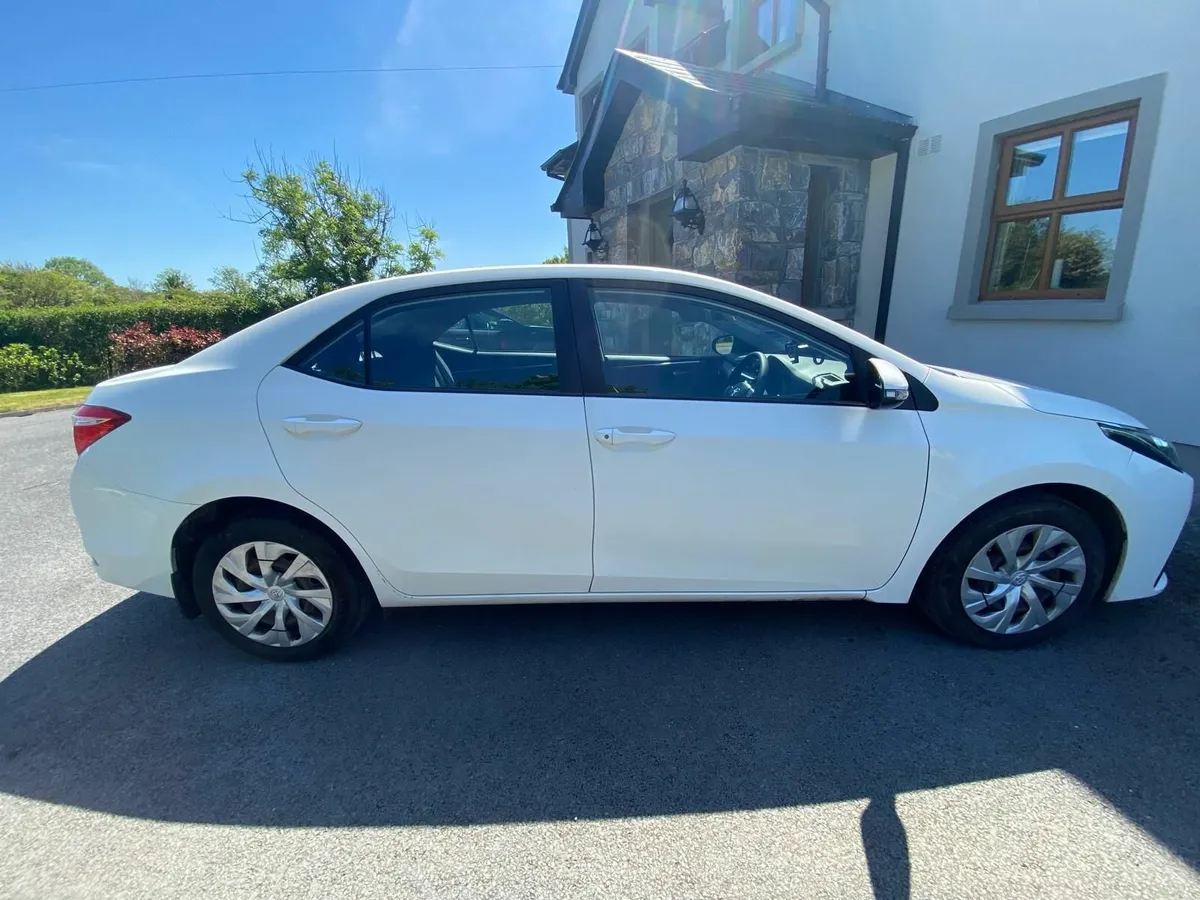 Toyota Corolla 2017 - Image 1