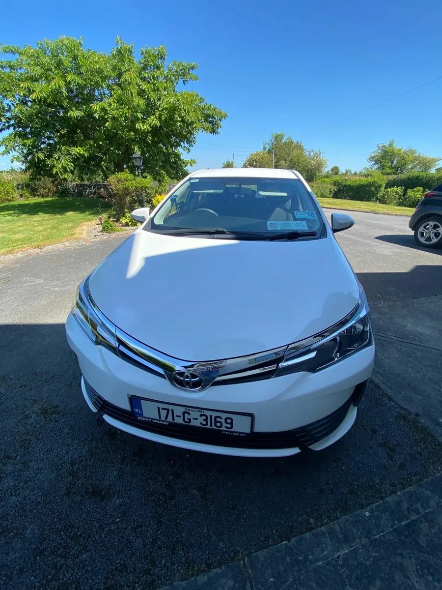 Toyota Corolla 2017 - Image 3