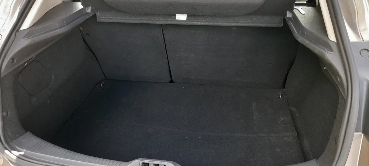 Renault Megane 2012 very low km - Image 2