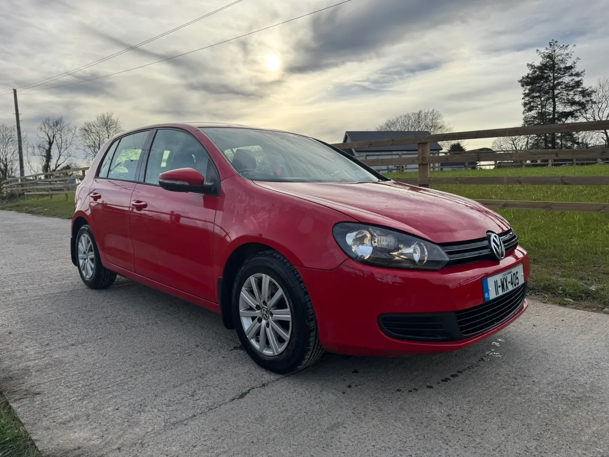 Volkswagen Golf,1.2TSI,starting and driving well - Image 4