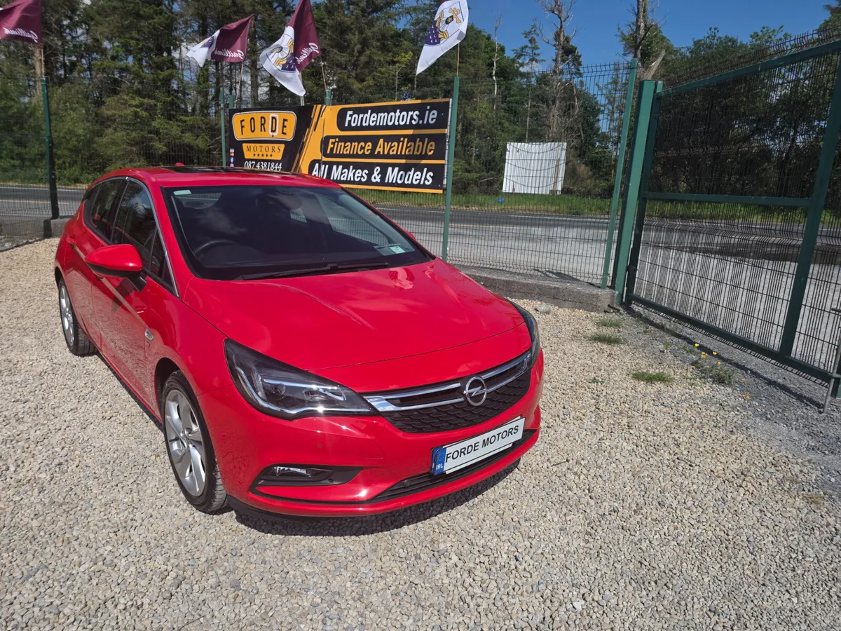 Opel Astra 2017 - Image 1