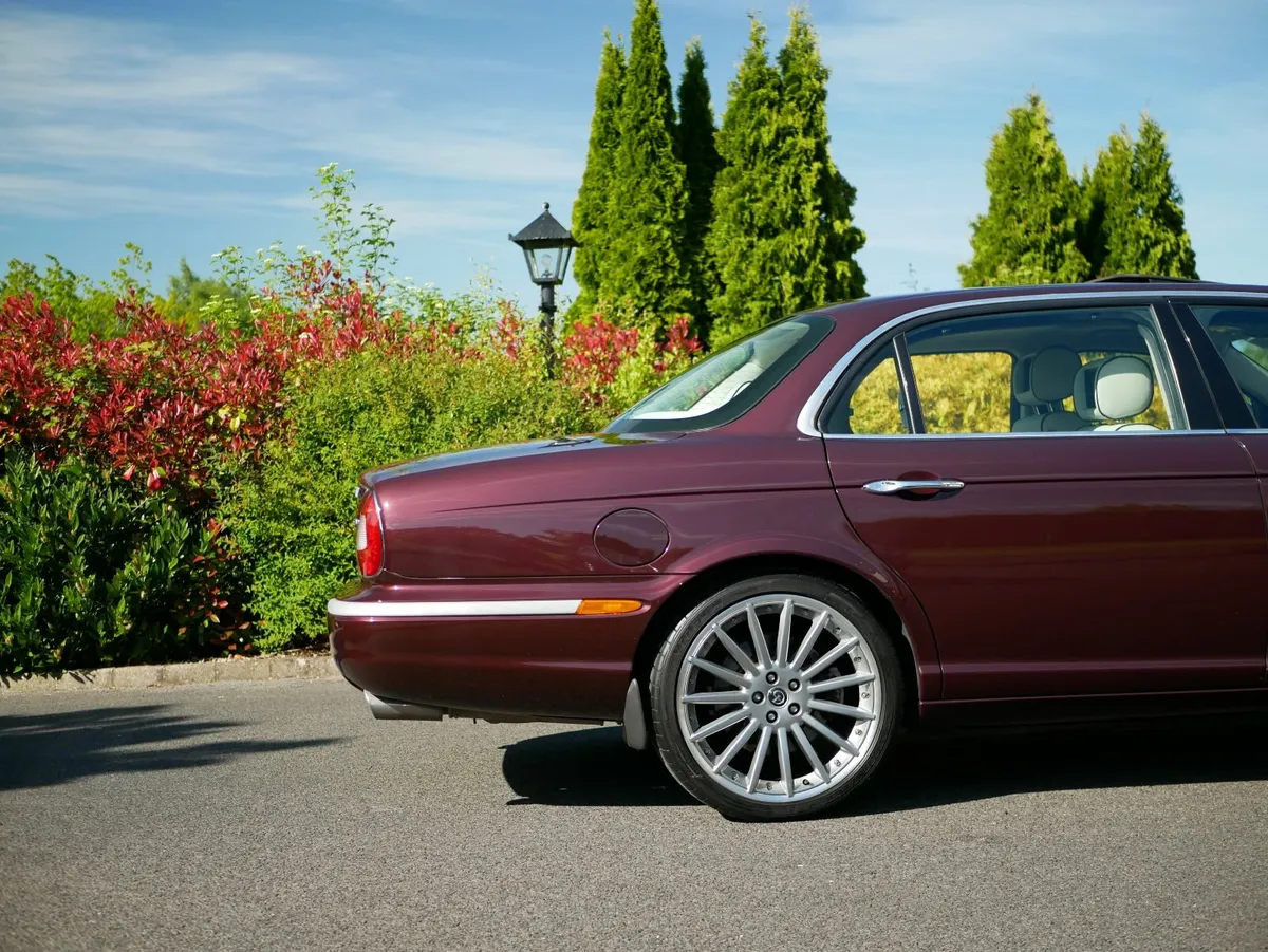 Daimler Other 2007 - Image 3