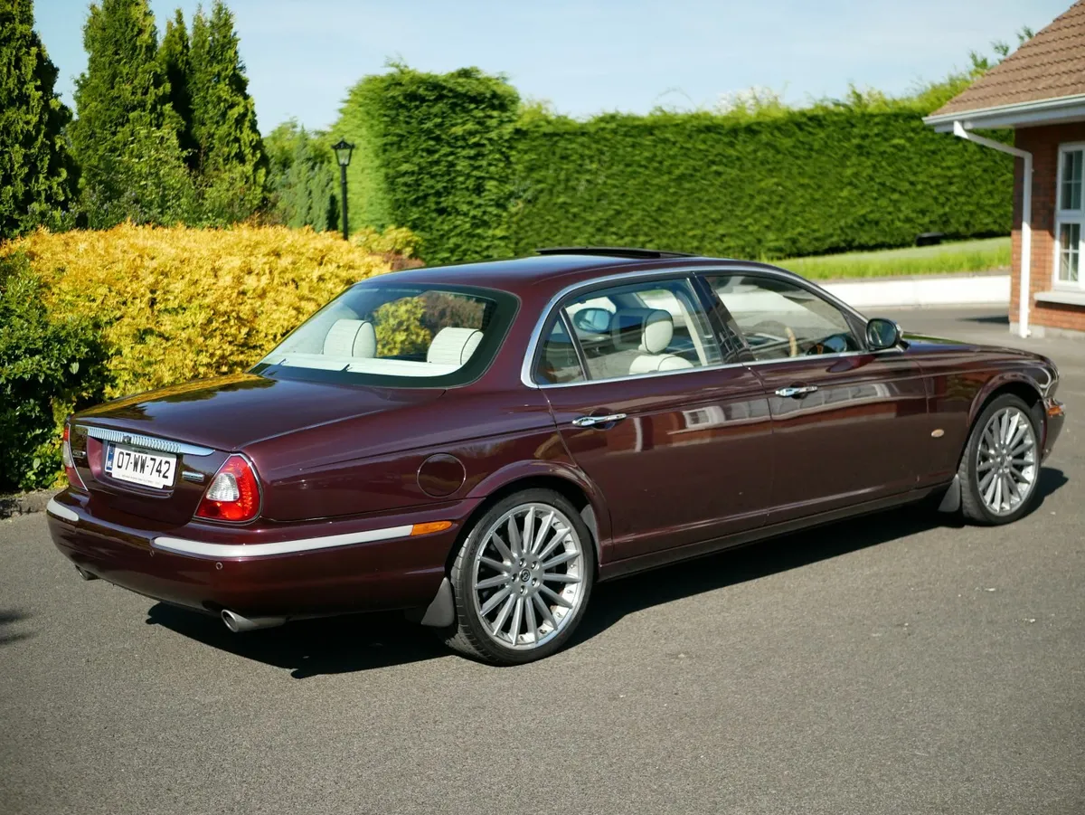 Daimler Other 2007 - Image 4