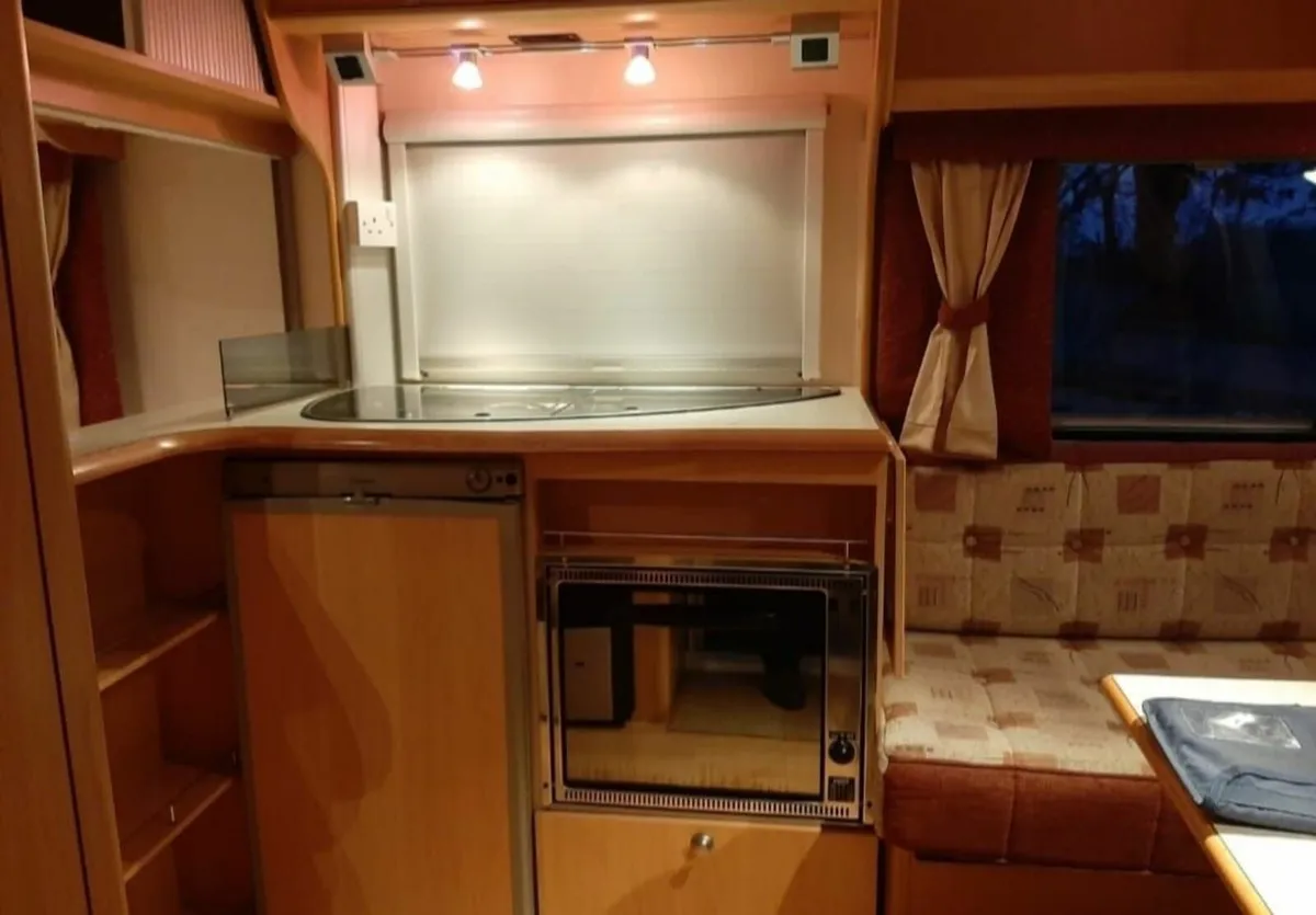 Caravan - Image 4