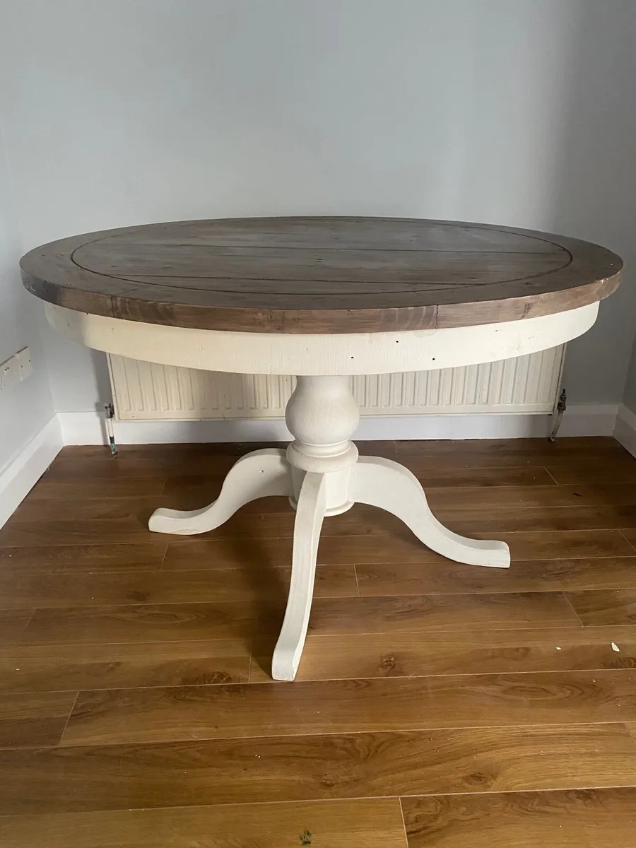Dining table and chairs - Image 1