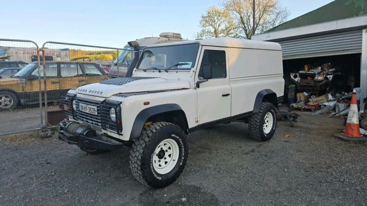 Landrover defender - Image 1