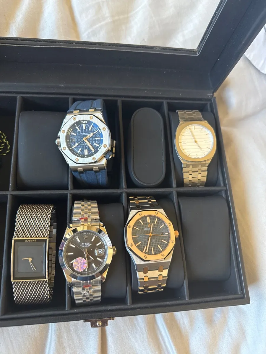 Watch s - Image 1