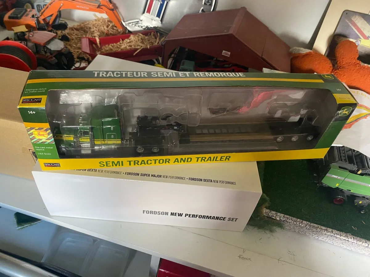John Deere truck 1:64 - Image 1