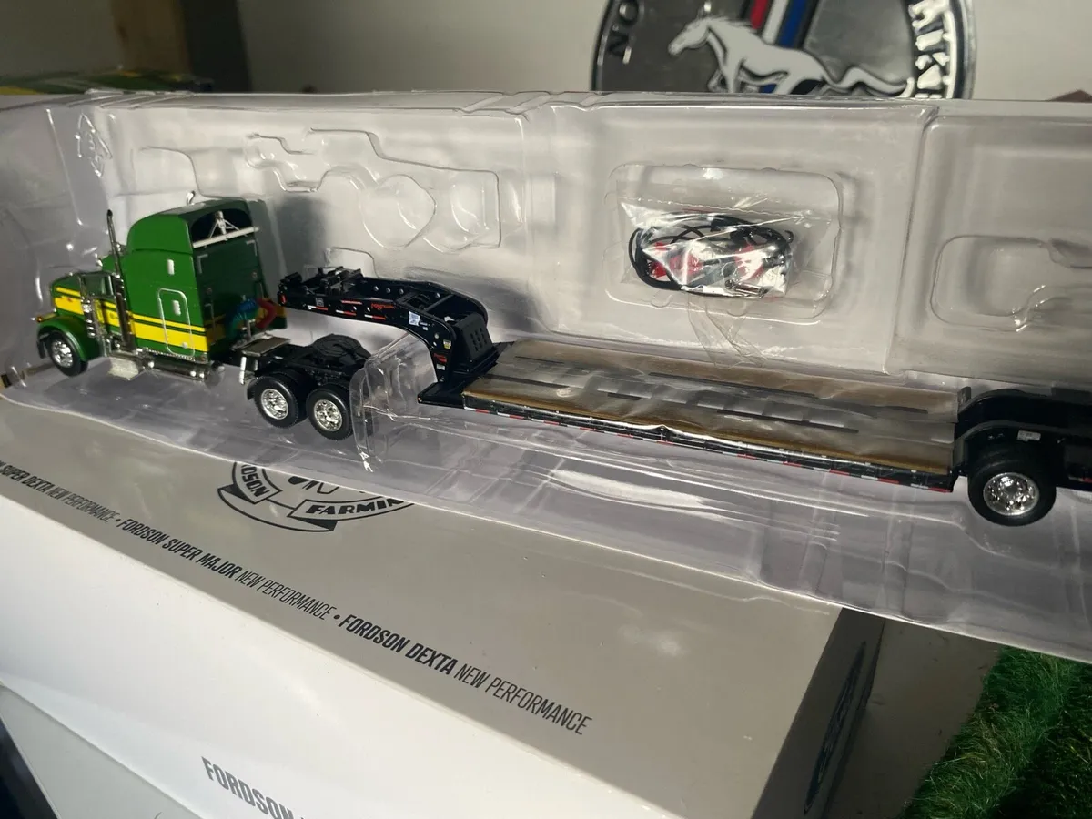 John Deere truck 1:64 - Image 4