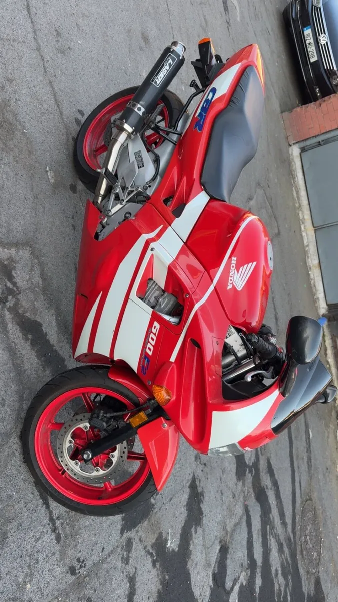 Mint cbr 600 for sale - Image 3