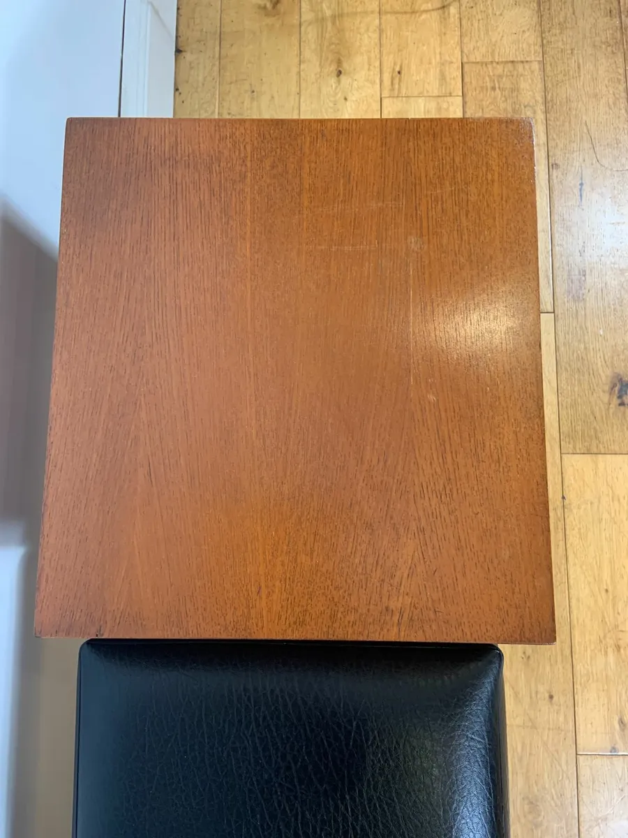 Mid Century Chippy Heath Gossip Bench - Image 4