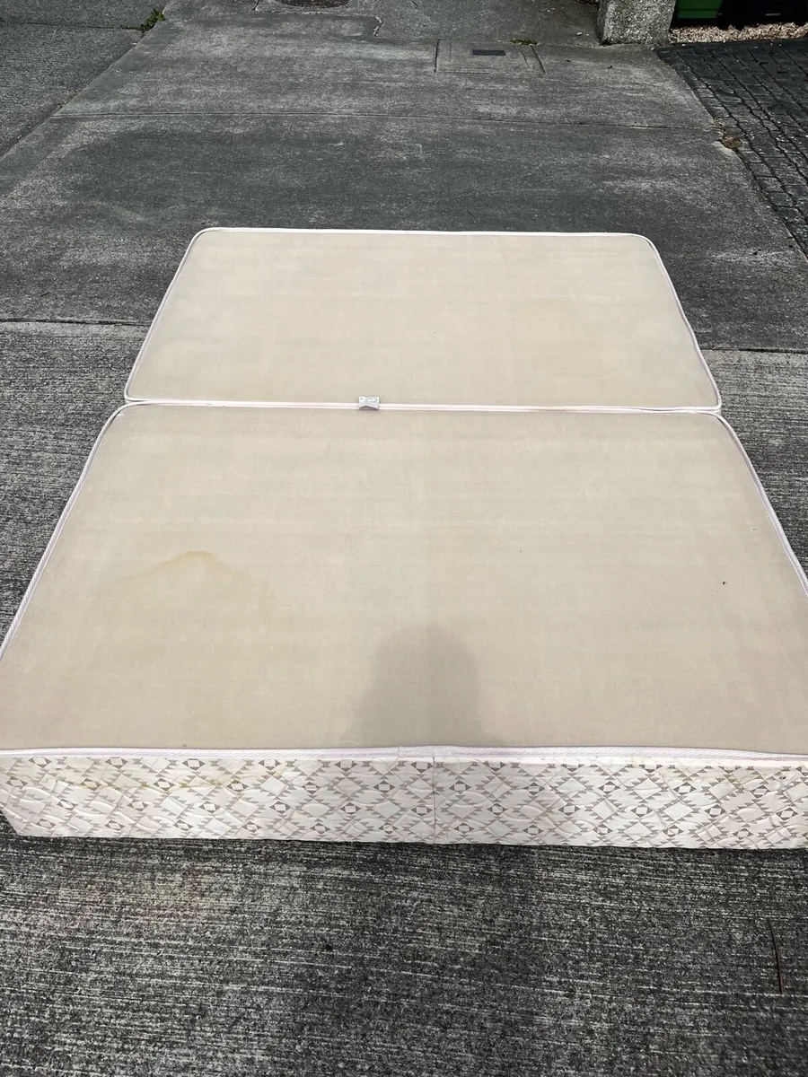 Bed stand - Image 1