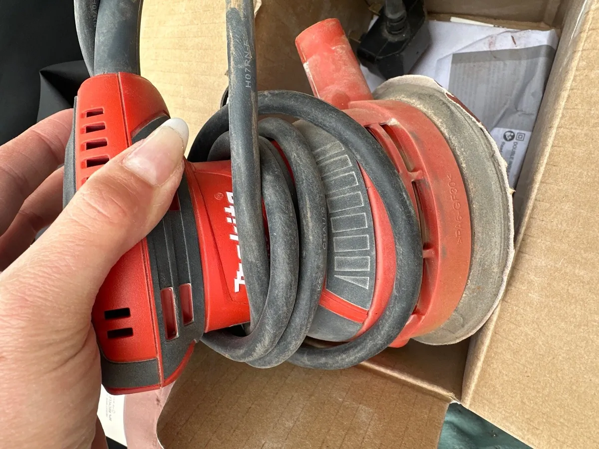 Makita Random orbital Sander - Image 2