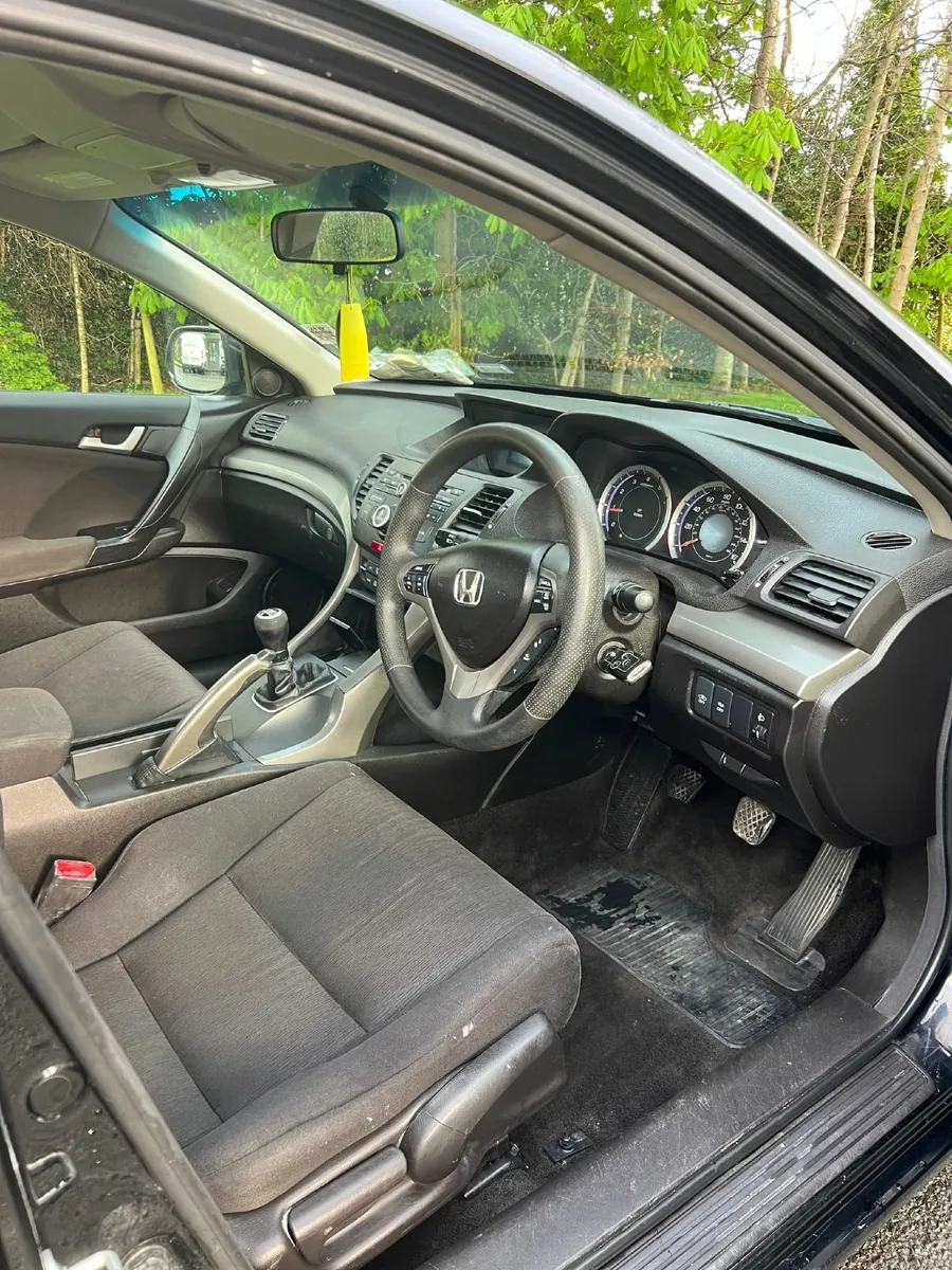 Honda Accord 2008 - Image 2