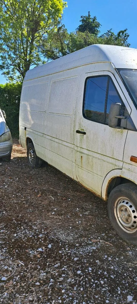 Mercedes sprinter 311 Yr 2002 Medium  Wheell Base - Image 3