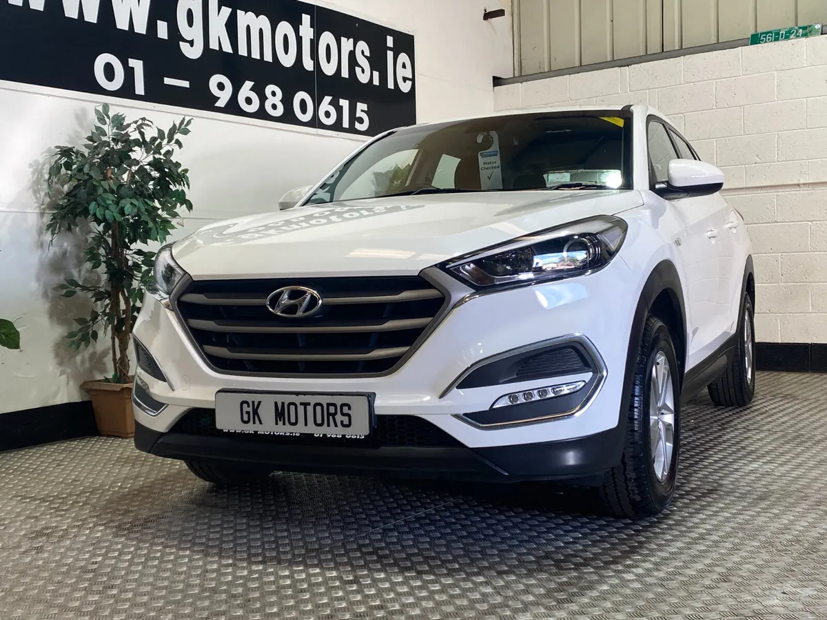 Hyundai Tucson 2017///LOW MILEAGE//FINANCE AVAIL// - Image 2