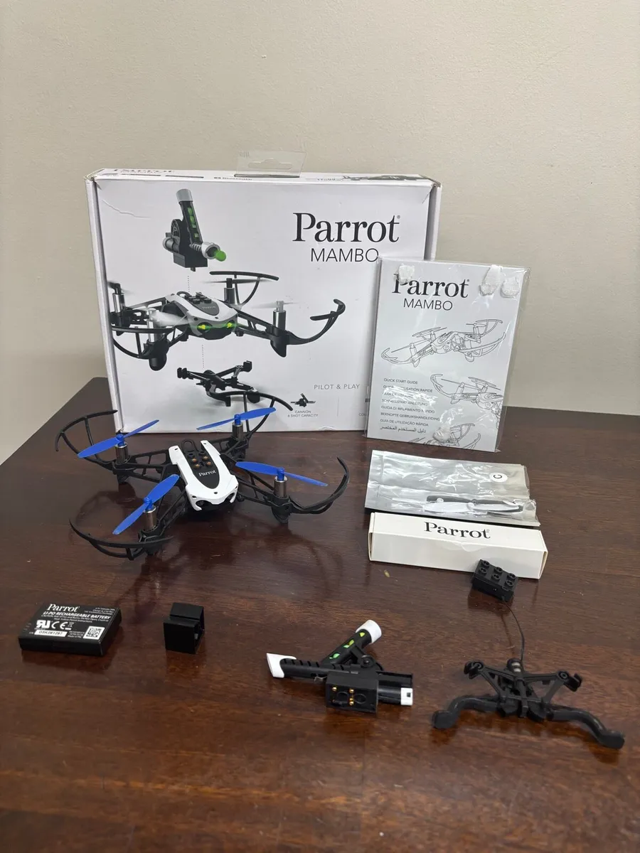 Parrot Mambo drone with accessories - Image 1