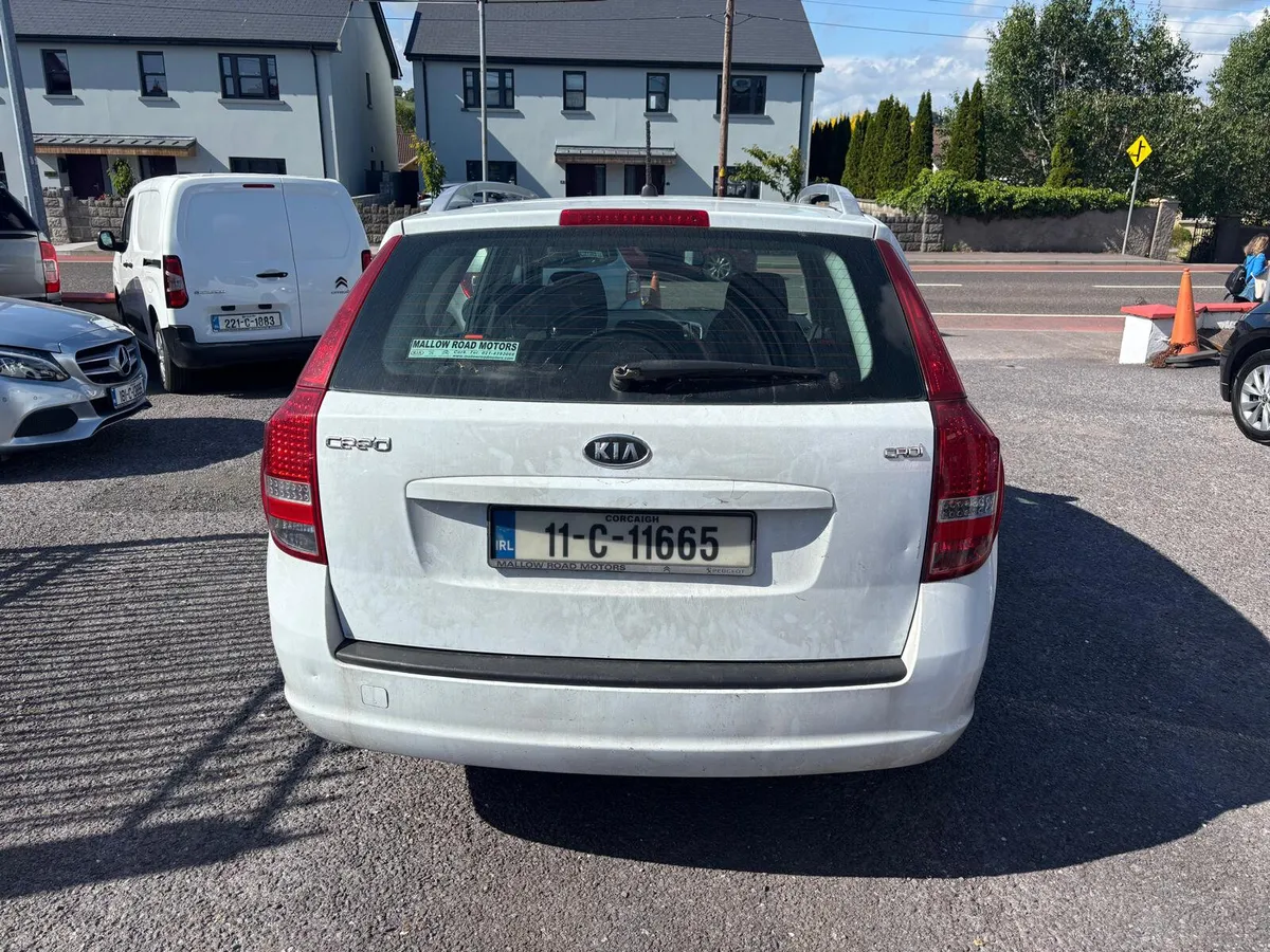 2011  KIA  CEED  1.6 DIESEL  ESTATE - Image 4