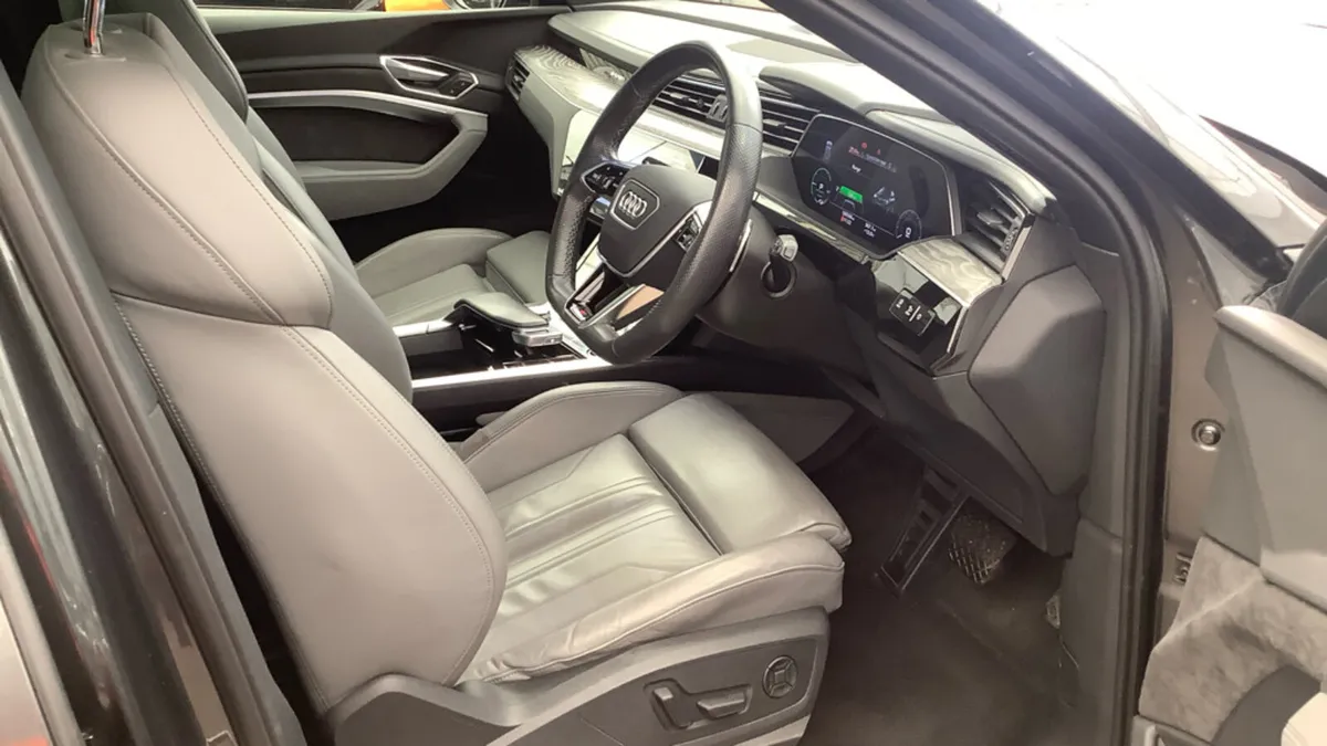 AUDI E-TRON BLACK EDITION 55 95 Kwh BATTERY - Image 2