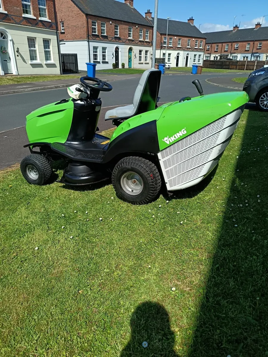 Viking ride on lawnmower - Image 1