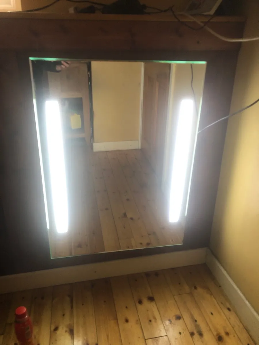 LED mirror - Image 2