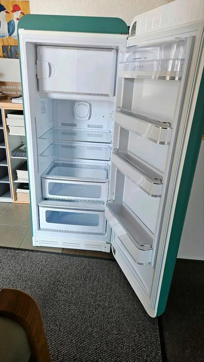 New Smeg FAB28RDEG5 Retro Fridge Emerald Green - Image 2