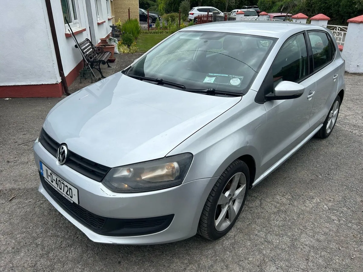 2011 Volkswagen polo - Image 2