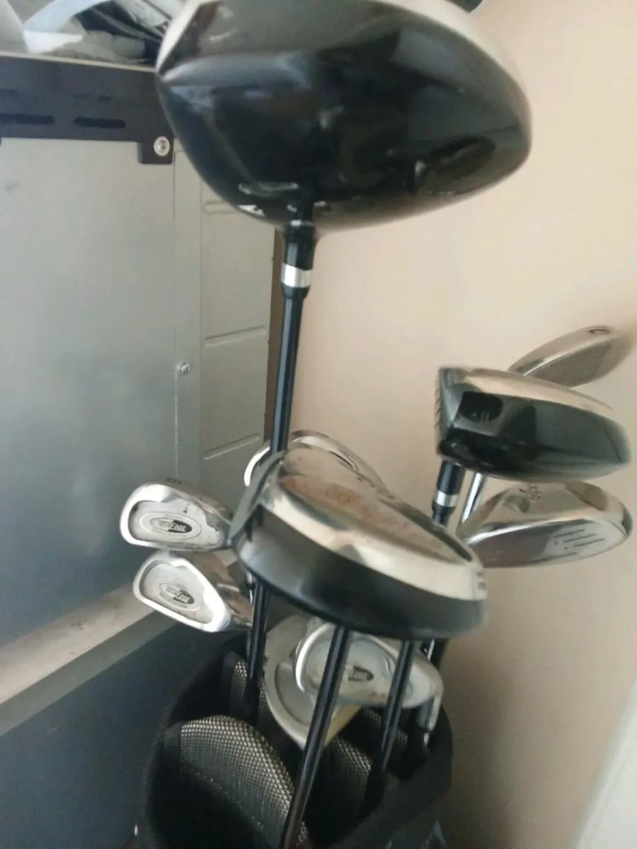 Set of golf clubs for sale - Image 1