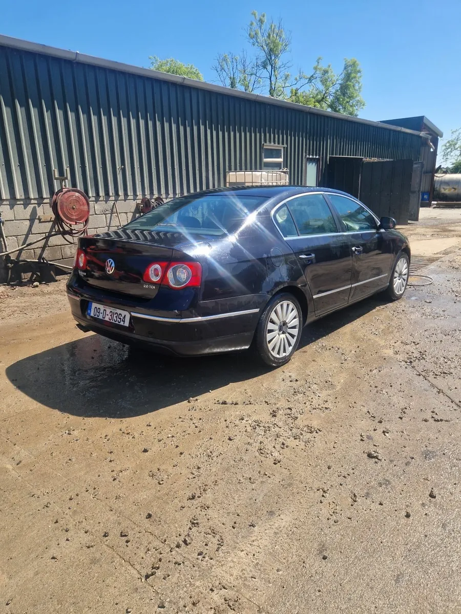 Volkswagen Passat 2009 - Image 1