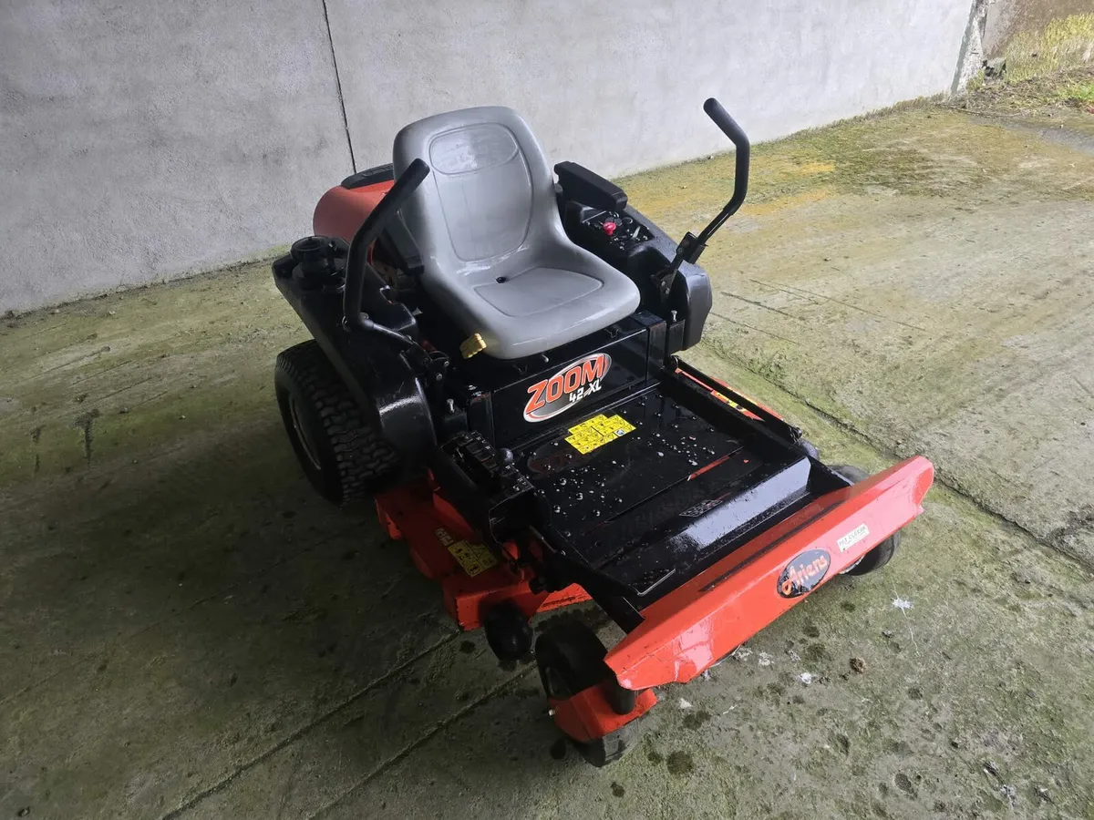 Ariens zoom 42 xl zero turn lawnmower - Image 2