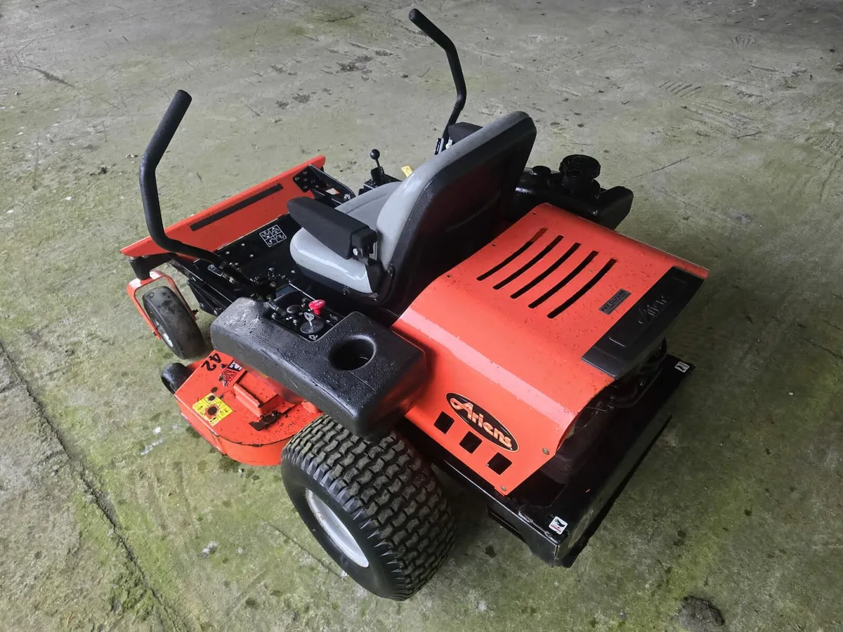 Ariens zoom 42 xl zero turn lawnmower - Image 4
