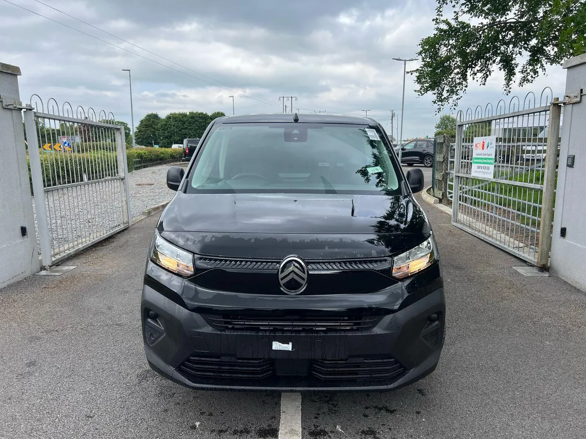 Citroen Berlingo LWB 2025 - Image 2