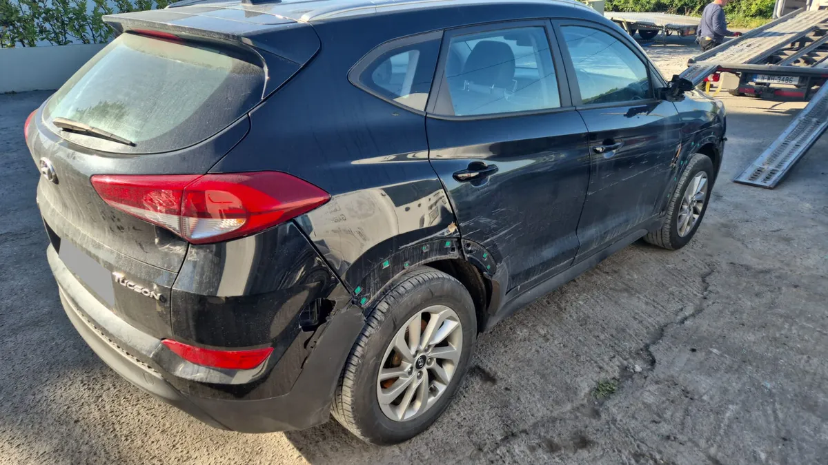 2017 HYUNDAI TUCSON 1.7 DIESEL FOR BREAKING! - Image 2