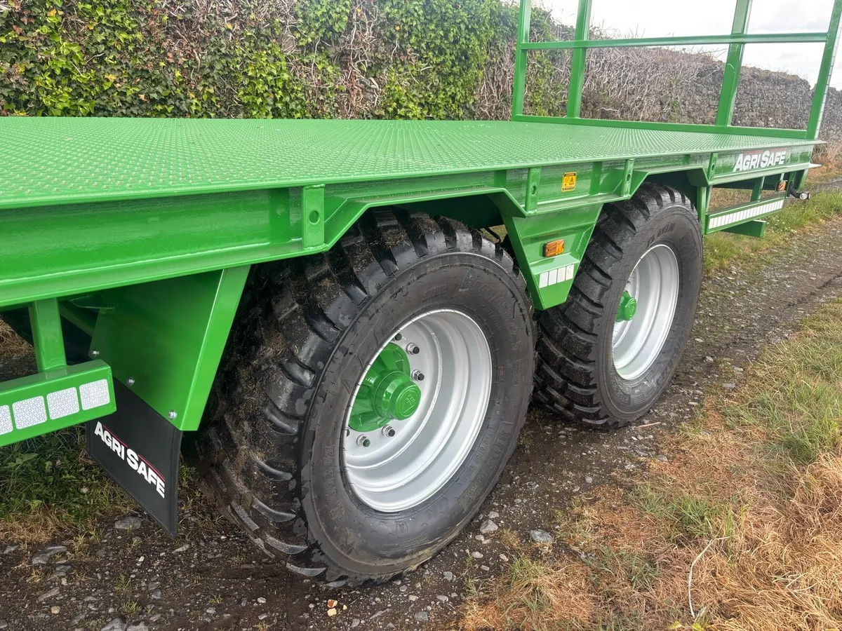 BALE Trailer. - Image 4