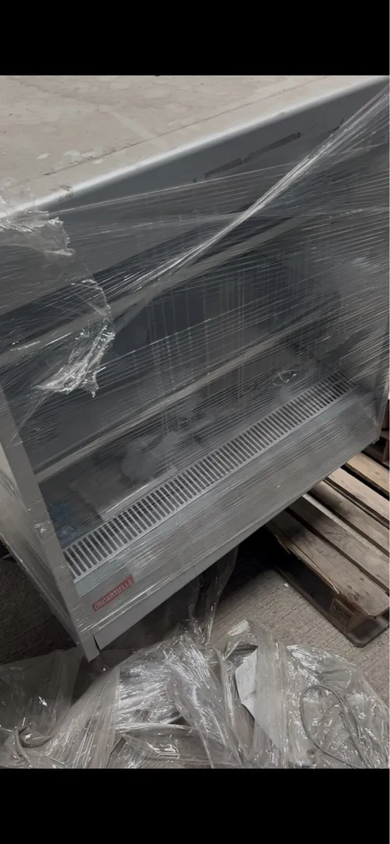 Counter mounted fridge - Image 2