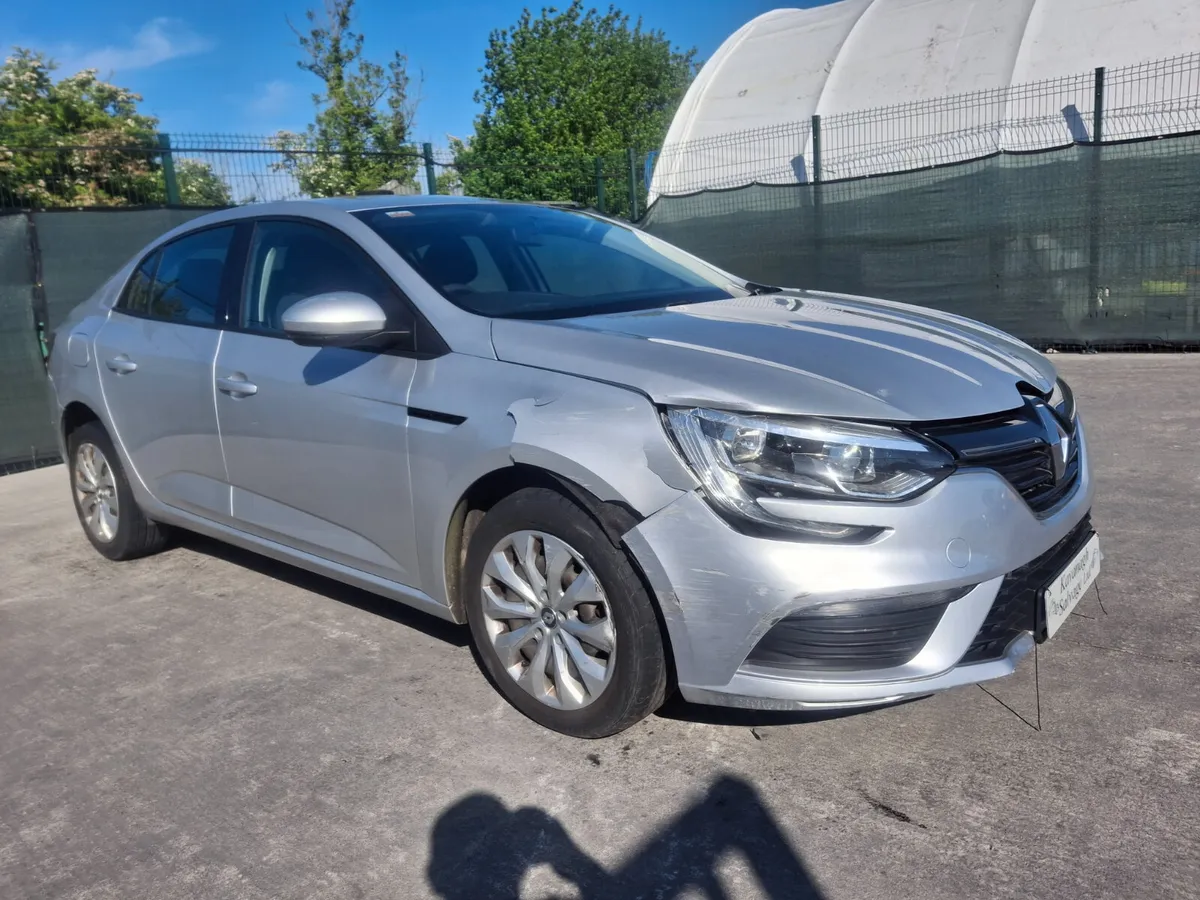 2017 Renault Megane Automatic 43km.only - Image 3