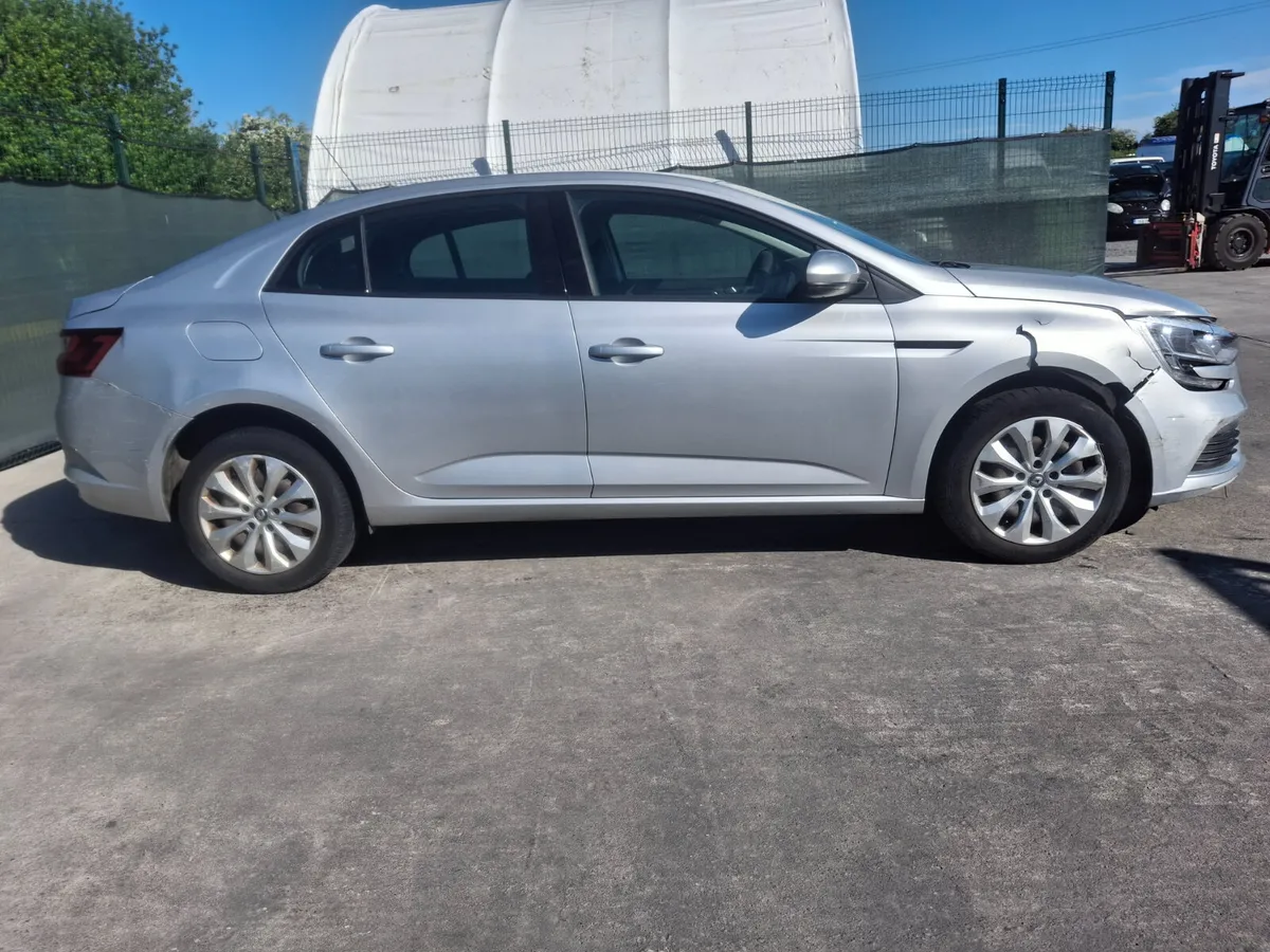 2017 Renault Megane Automatic 43km.only - Image 4