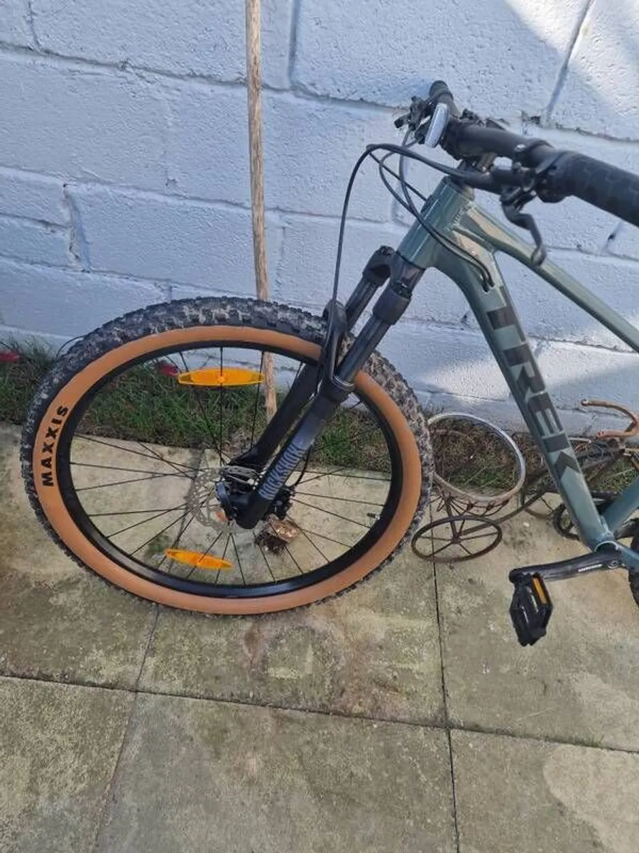 Trek Marlin 7 Gen 3 (2025) - Image 2