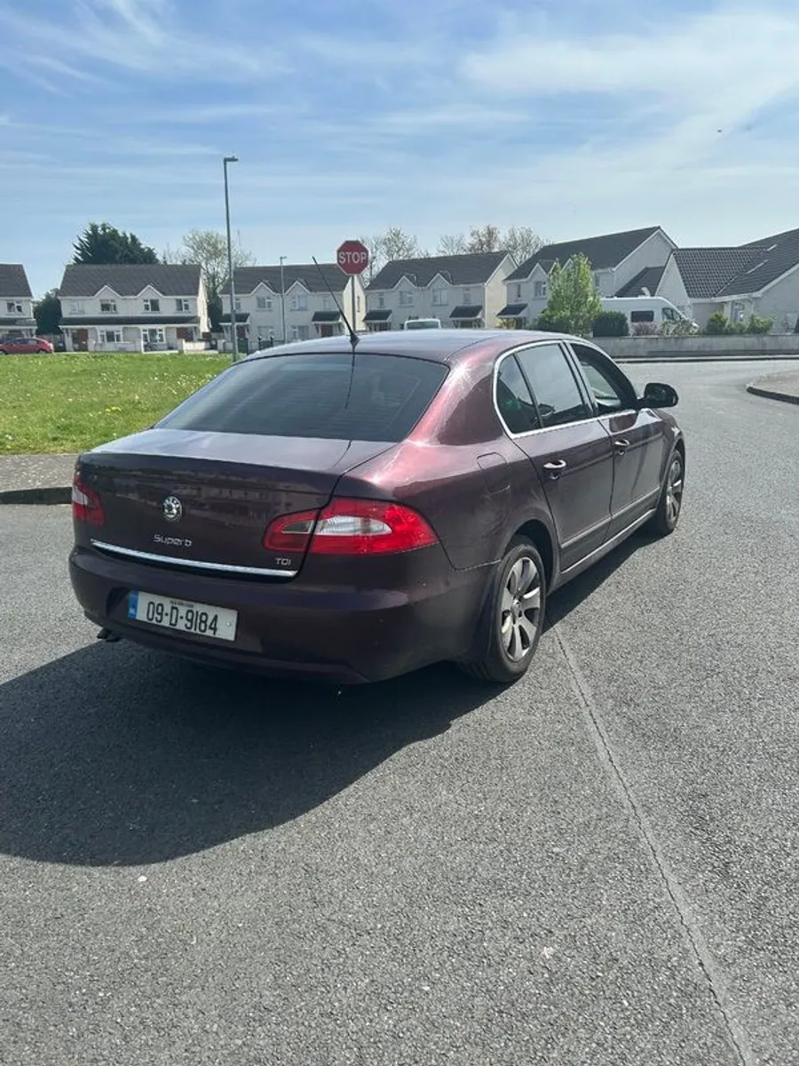 2009 Skoda Superb - Image 2