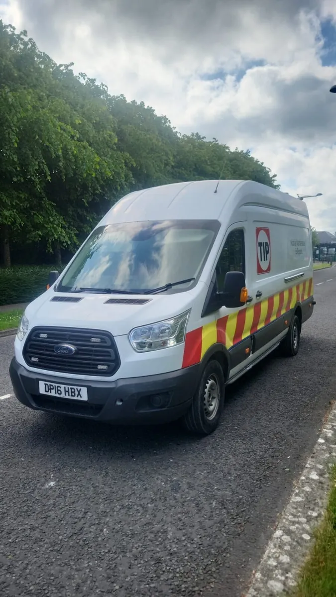 Transit service van - Image 1