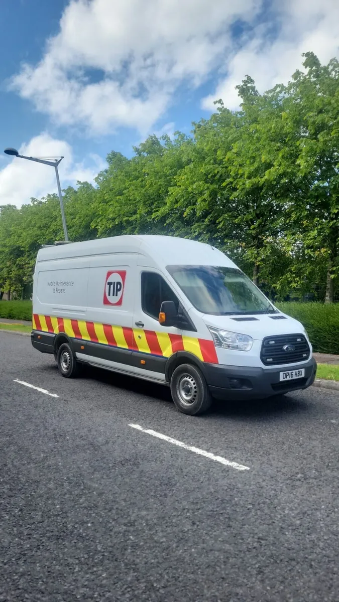 Transit service van - Image 4