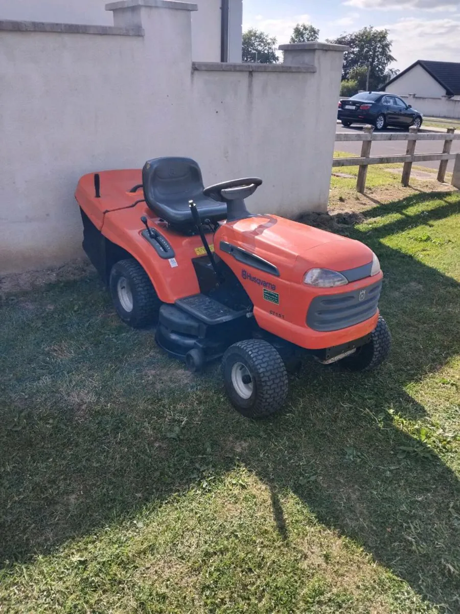 Ride on lawnmower - Image 1