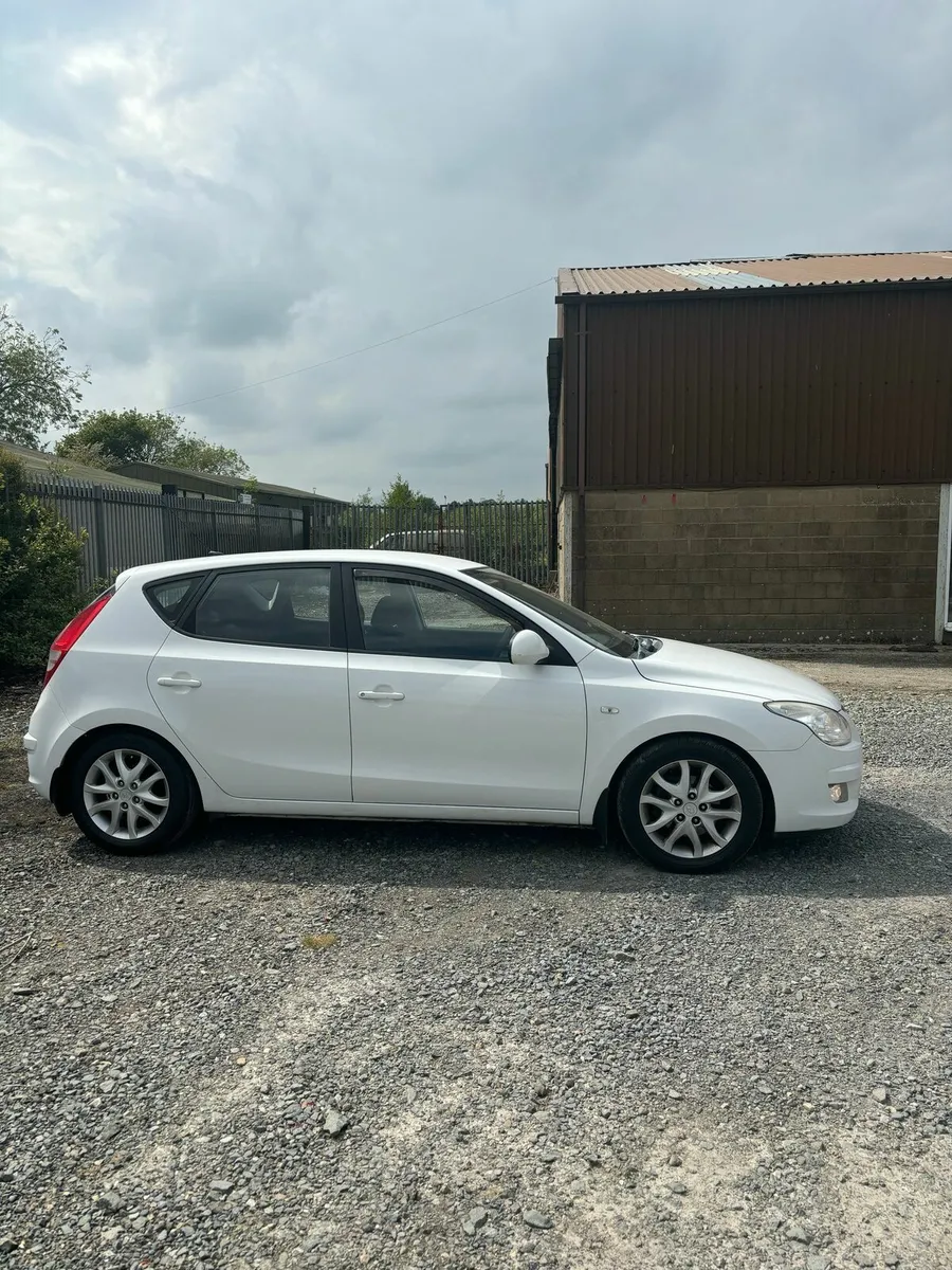 08  HYUNDAI i30 Diesel - Image 4