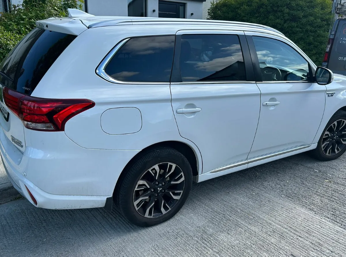 Mitsubishi Outlander 2017 - Image 3