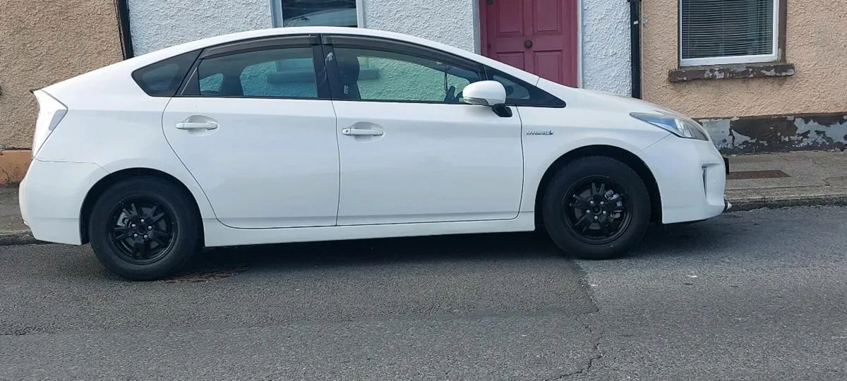Toyota prius - Image 1