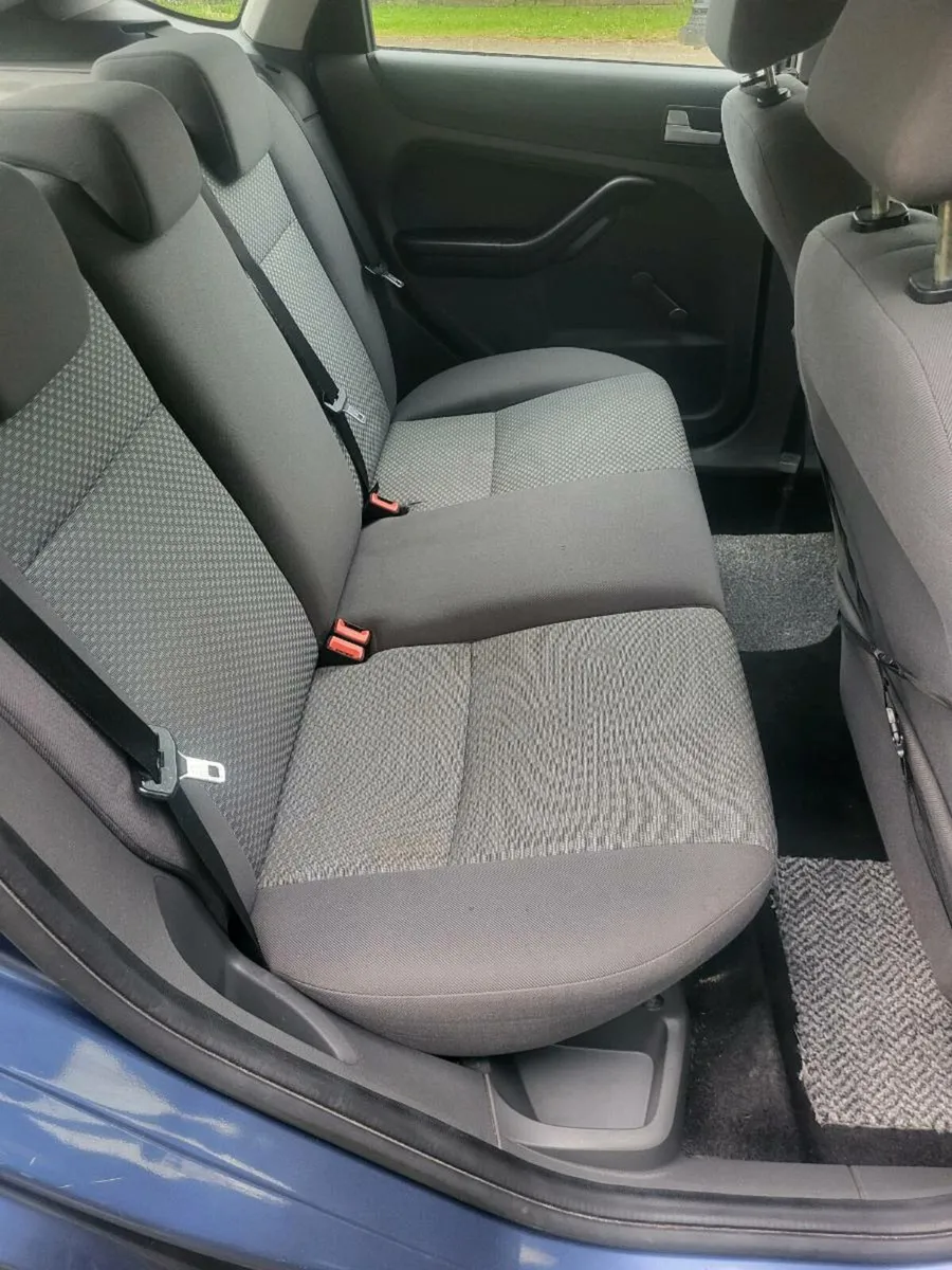 CHEAP SPOTLESS FORD FOCUS PETROL - Image 3