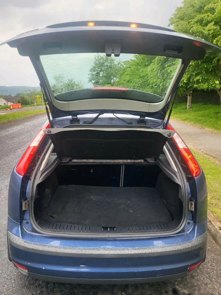 CHEAP SPOTLESS FORD FOCUS PETROL - Image 4
