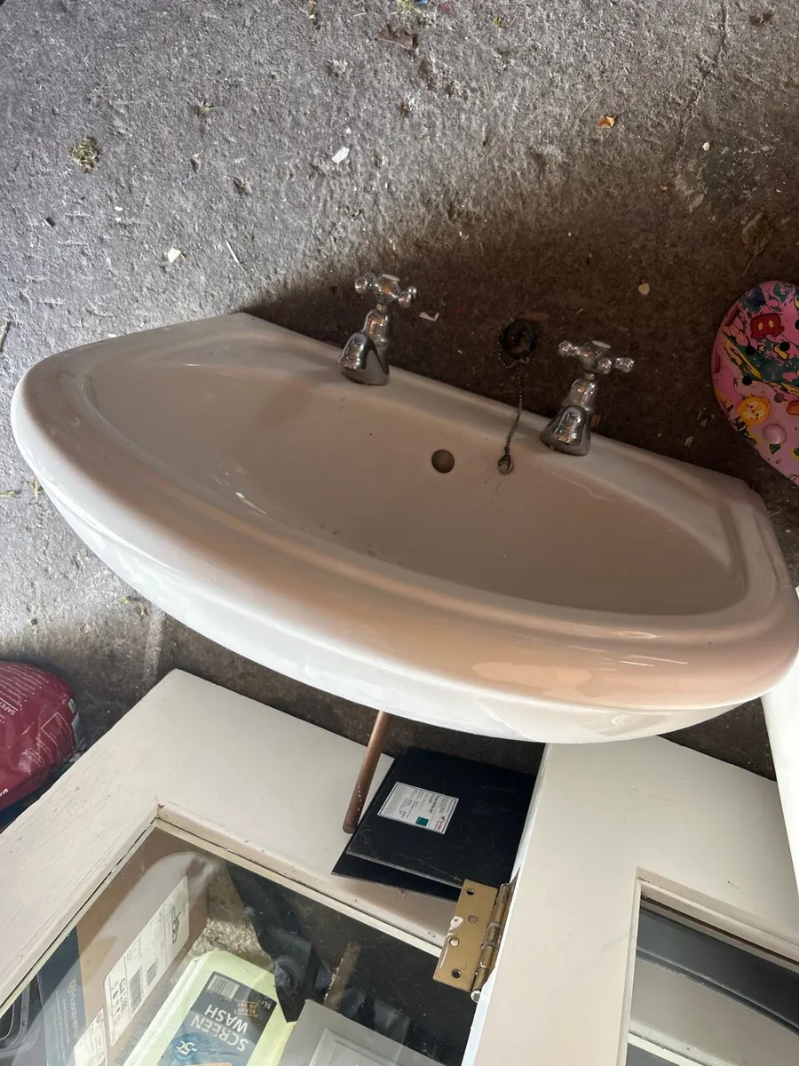 Sink - Image 1